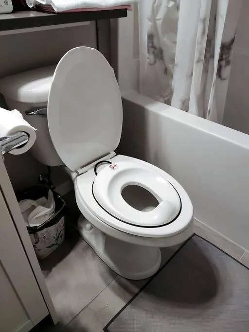 Brand New Entire Guest Suite By Lake Near Yyc Canada