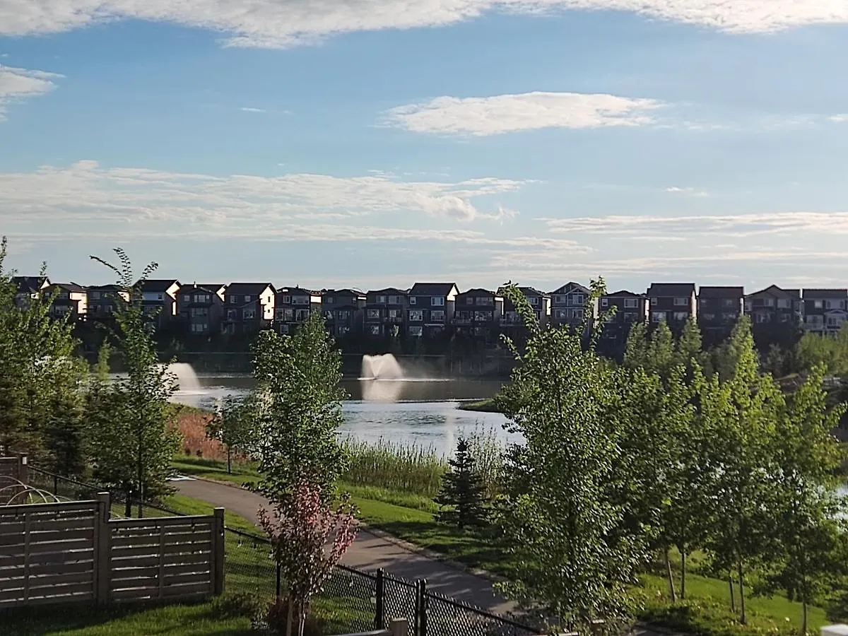 Brand New Entire Guest Suite By Lake Near Yyc 0*, Calgary Canada